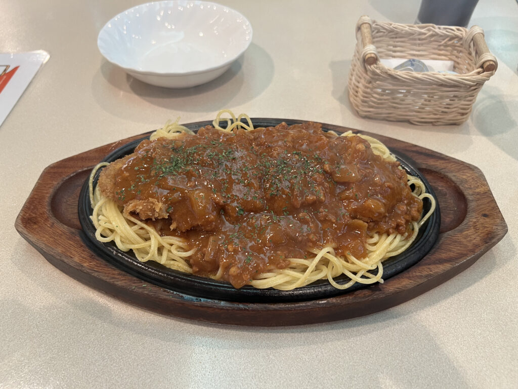 レストランたんちょうの「スパカツ」