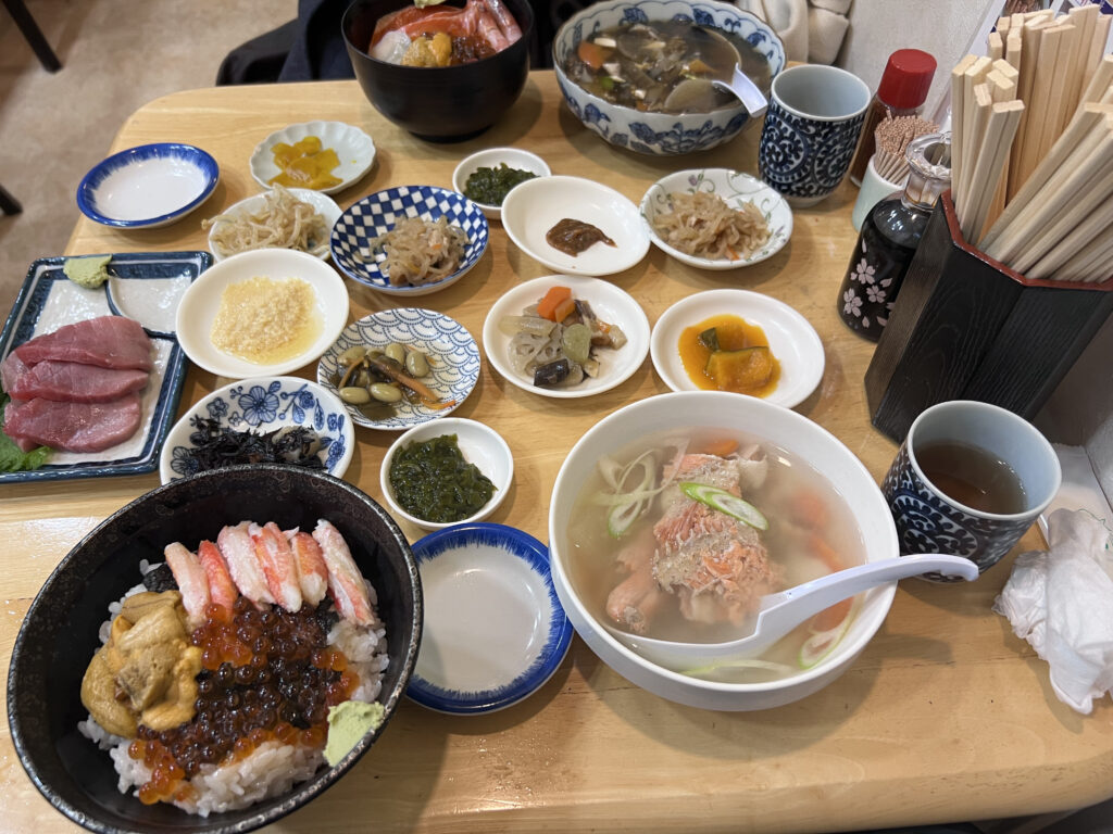 函館朝市で海鮮丼